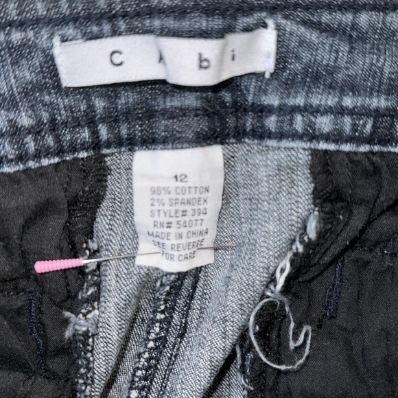 Cabi Wide legs, slit back pockets, wedge front pockets,wide waistband. Size 12 - Picture 6 of 6